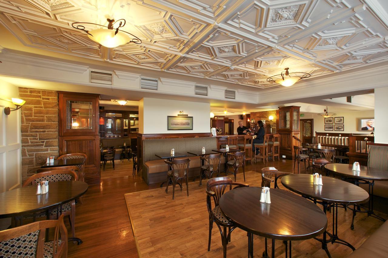 יוגאל Walter Raleigh Hotel מראה חיצוני תמונה