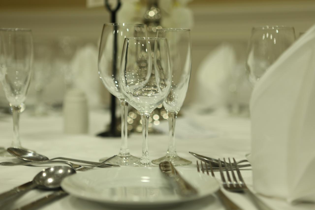 יוגאל Walter Raleigh Hotel מראה חיצוני תמונה